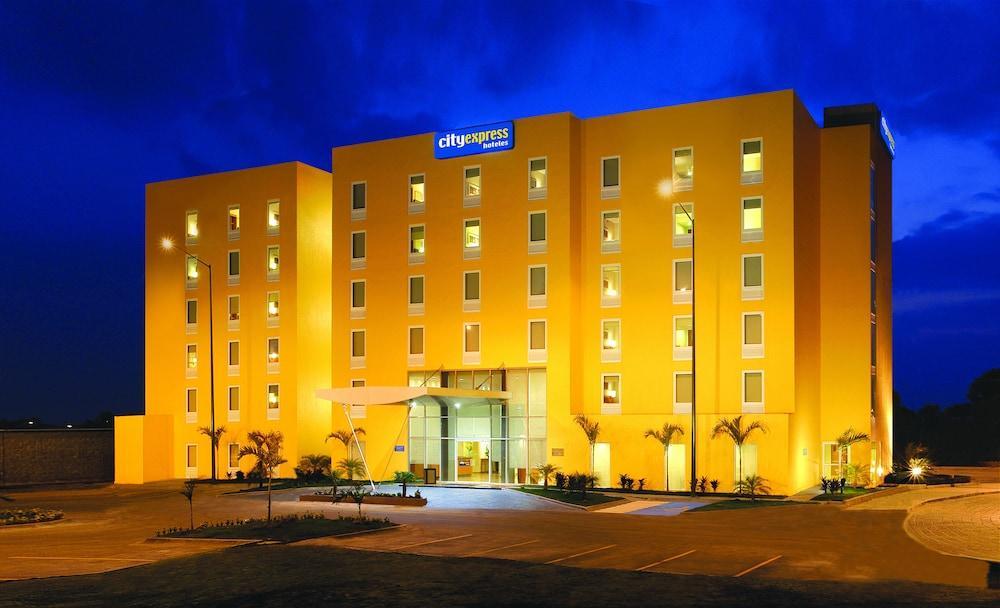 City Express By Marriott Irapuato Norte Exterior foto